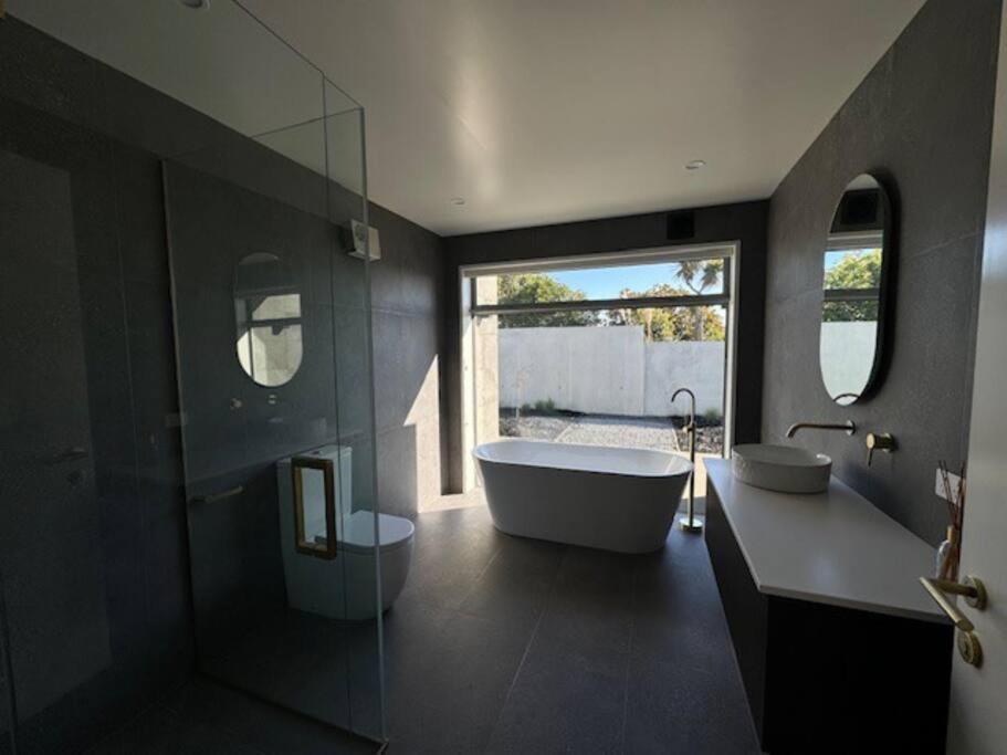 Location And Luxury In Timaru Apartment ภายนอก รูปภาพ