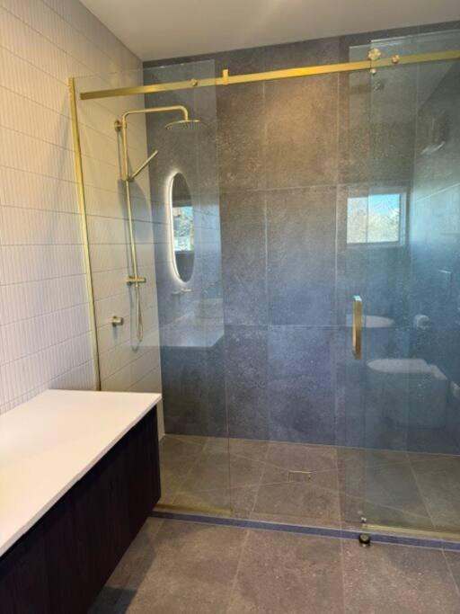 Location And Luxury In Timaru Apartment ภายนอก รูปภาพ
